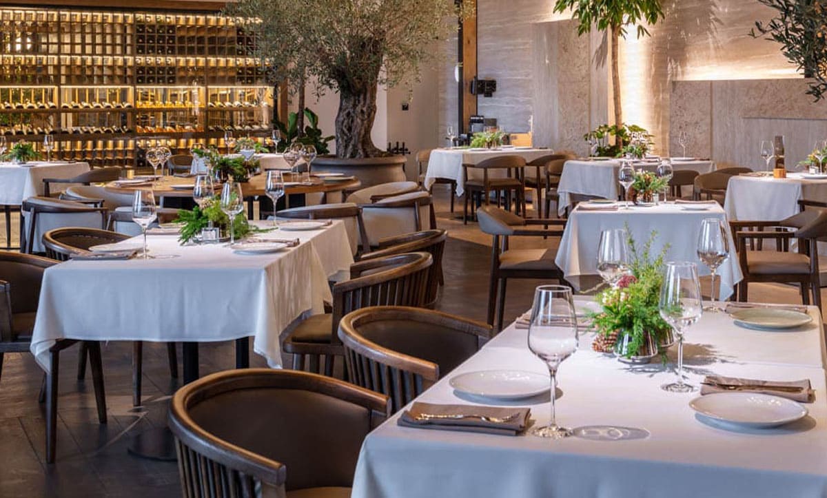 Al Fresco Restaurant's stylish seating area