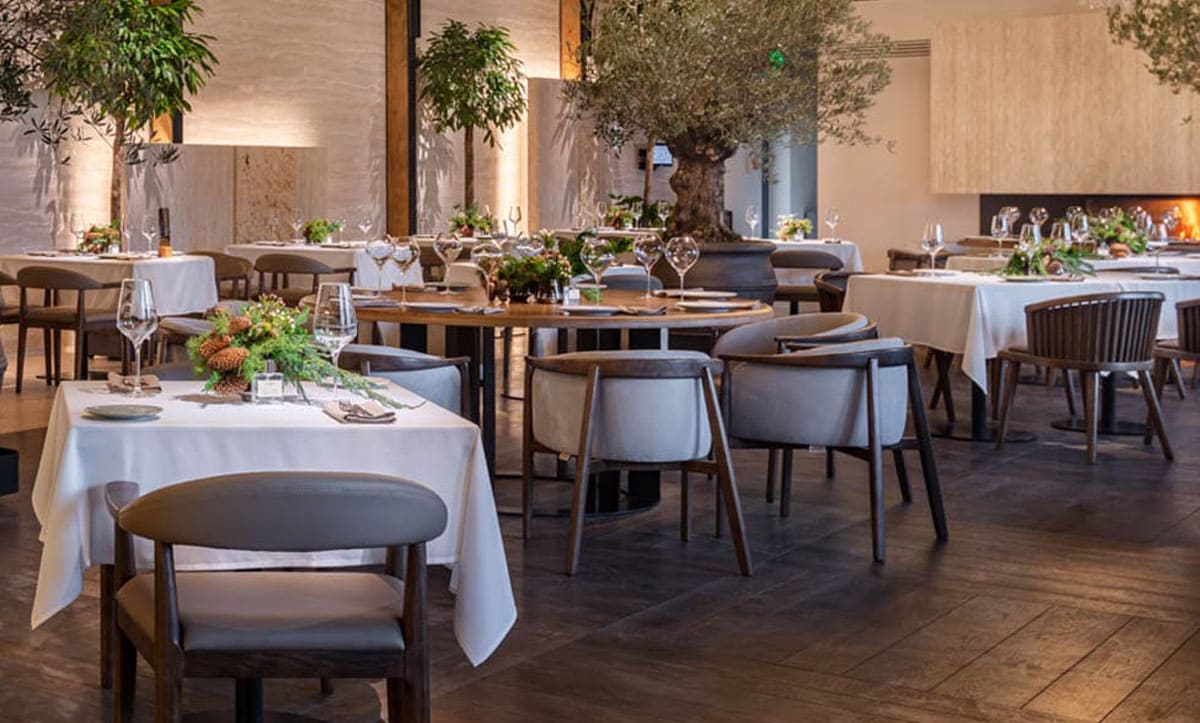Luxurious bar stools at Al Fresco Restaurant