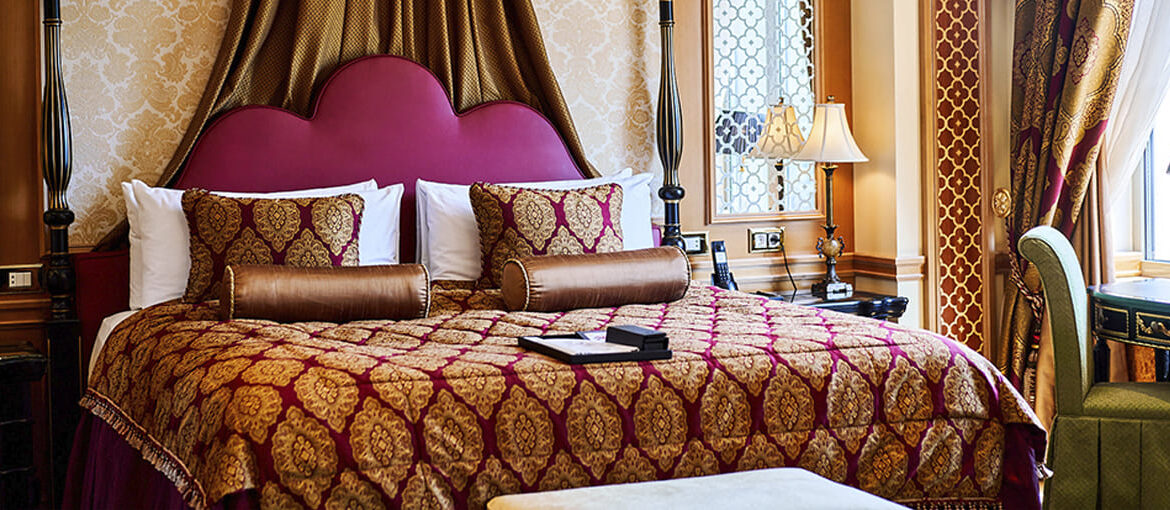 Exclusive custom-made bed in Riviera House Hotel room - yavorina.com.ua