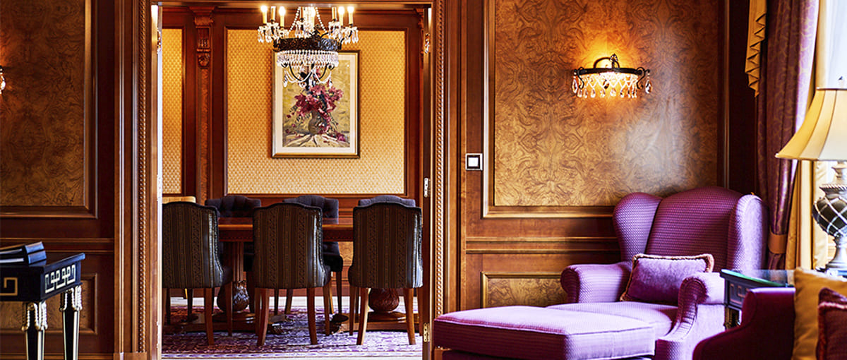 Stylish armchairs in the lobby of Riviera House Hotel - yavorina.com.ua