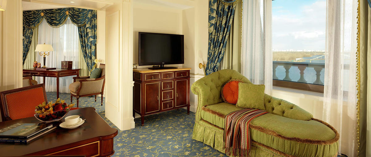 Custom-made sofa in Riviera House Hotel room - yavorina.com.ua