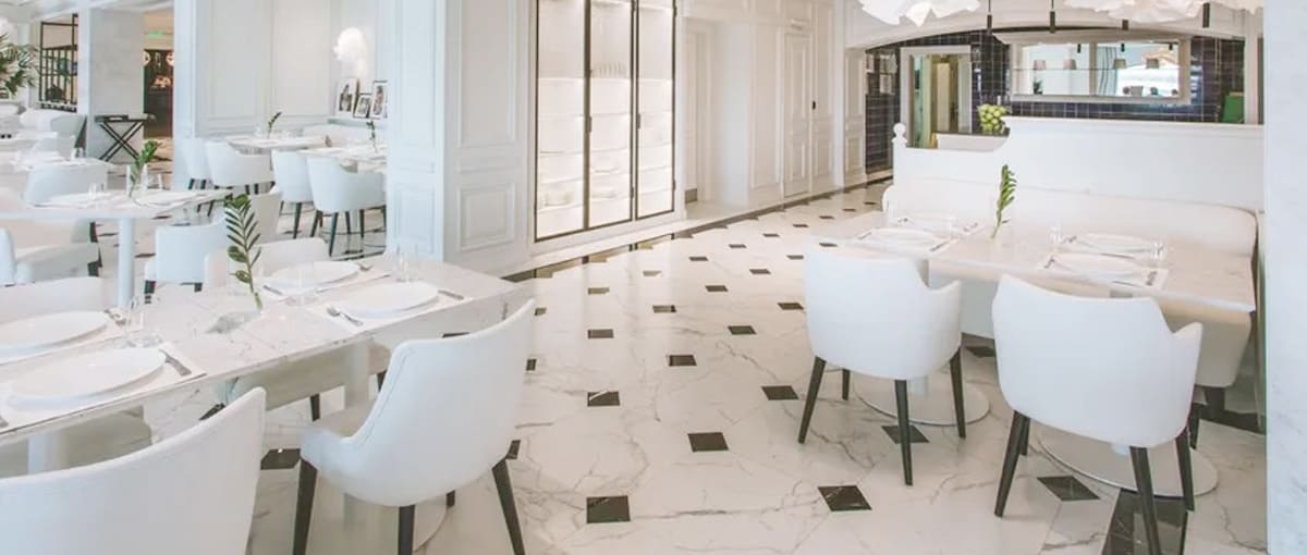 Stylish furniture arrangement for private dining - yavorina.com.ua