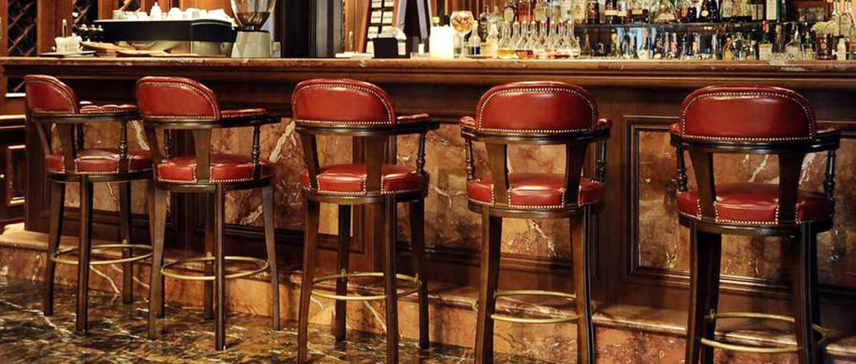 Bar stools at Fairmont Grand's sophisticated bar zone - yavorina.com.ua