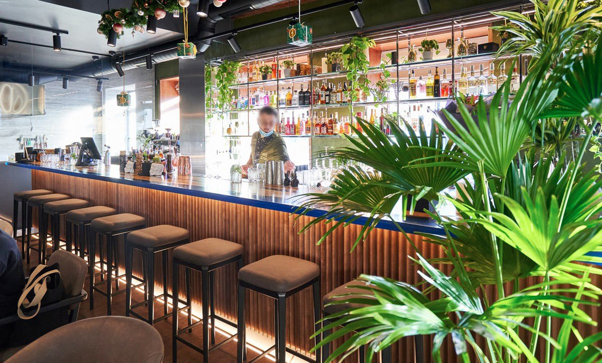 Elegant chairs and sofas designed by Yavorina for Green Bar, Kyiv