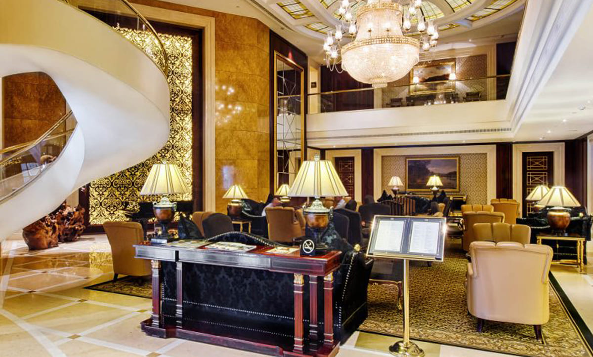 Elegant lobby table in Intercontinental Hotel's Lobby Bar - yavorina.com.ua