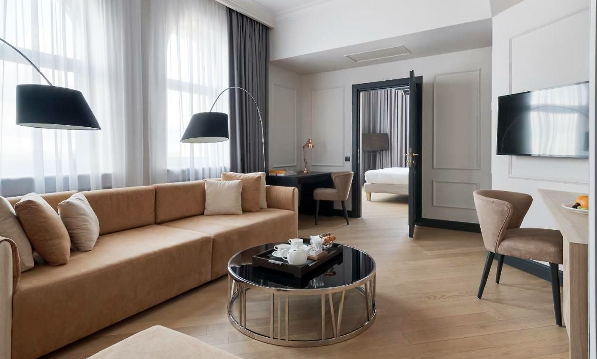 Exclusive armchairs in Riviera House Hotel reception area - yavorina.com.ua
