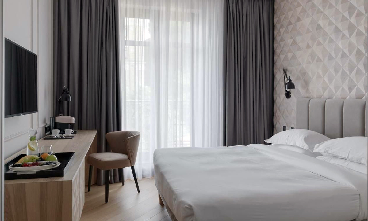 Bespoke furniture in Riviera House Hotel hallway - yavorina.com.ua