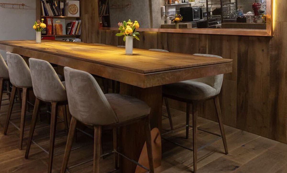 Handcrafted dining tables and chairs by Yavorina - yavorina.com.ua