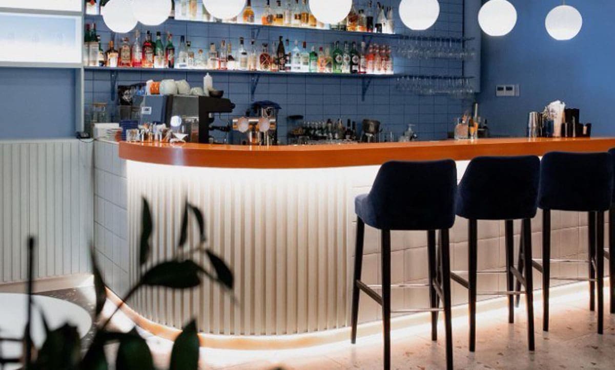 Handcrafted bar stools adding style to Ishfish Restaurant - yavorina.com.ua