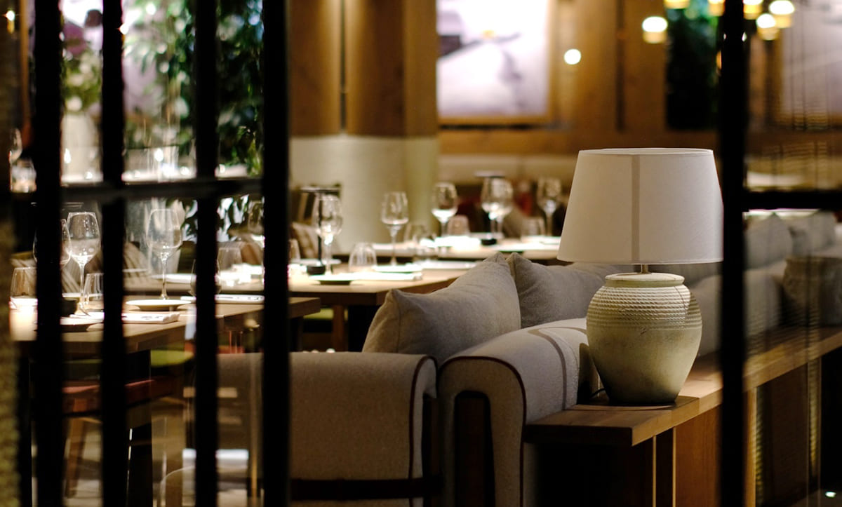 Luxurious leather sofas crafted by Yavorina for Margherita Bistro - yavorina.com.ua