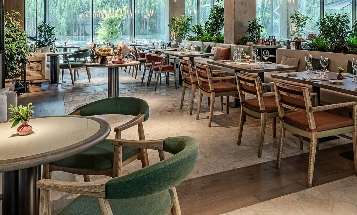 Solid wood dining tables at Margherita Bistro & Pizzeria - yavorina.com.ua