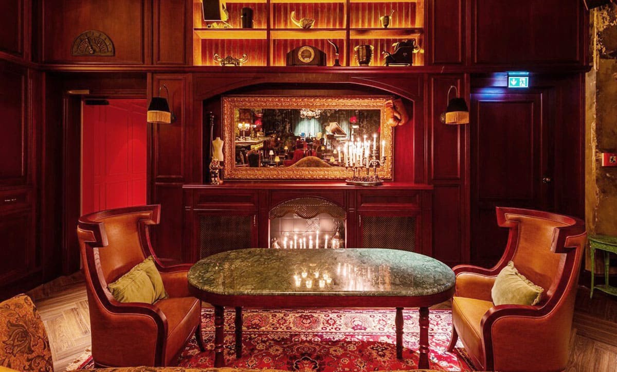 Elegant sofas for a sophisticated dining experience at Bellboy, Berlin - yavorina.com.ua