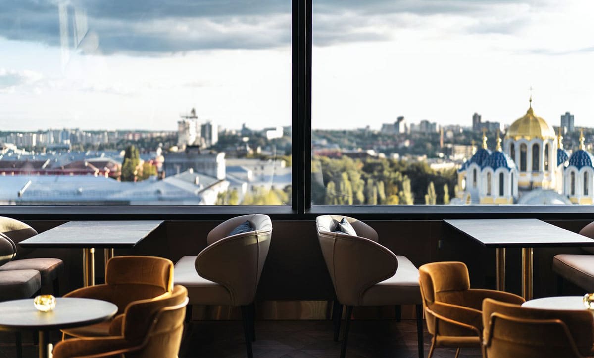 Обідні стільці на замовлення для ресторану 11 Mirrors Rooftop - yavorina.com.ua​