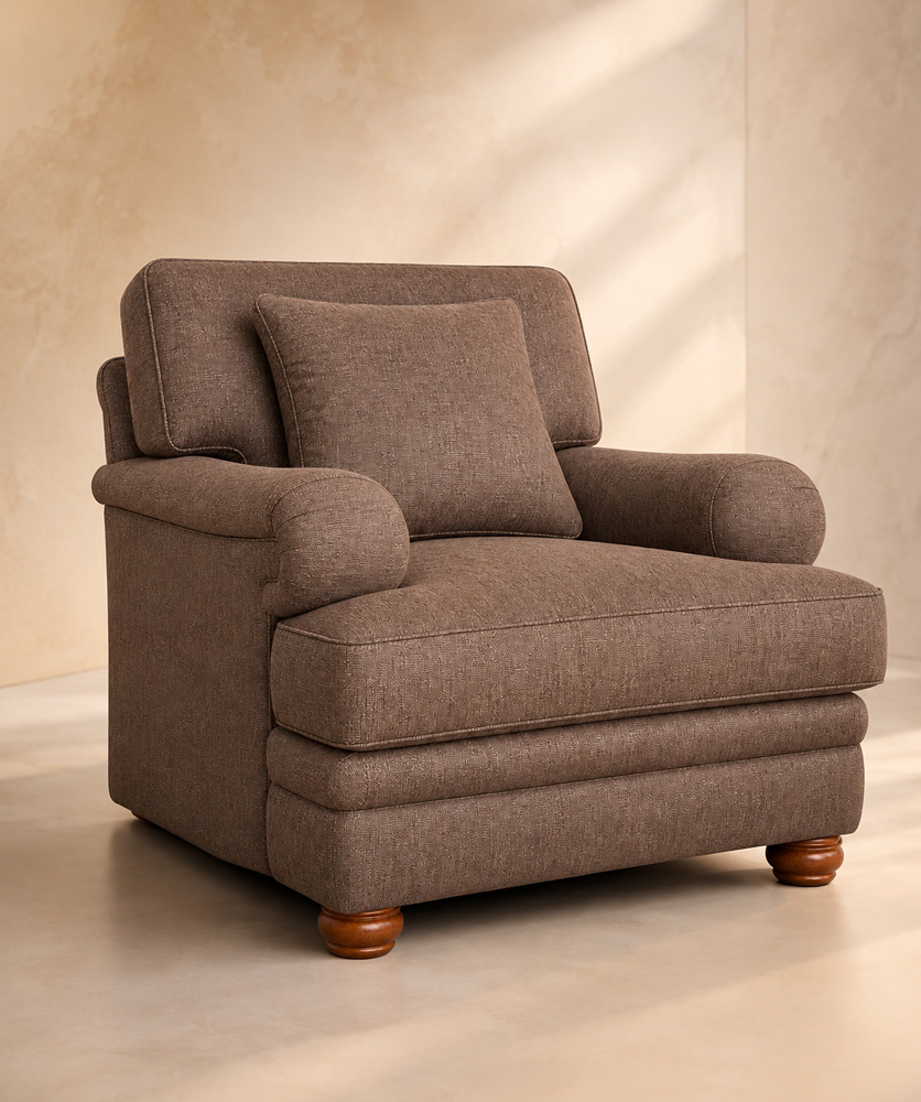 Кресло Armchair VIVIAN в коричневой обивке с декоративной подушкой, ракурс 3/4